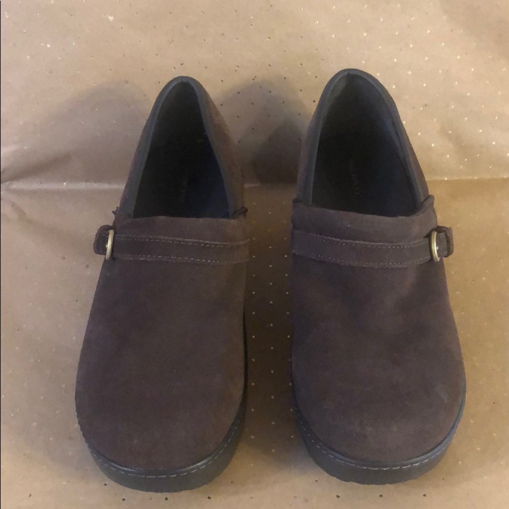 Lands End Brown Shoes. NWOT.  Size 8
